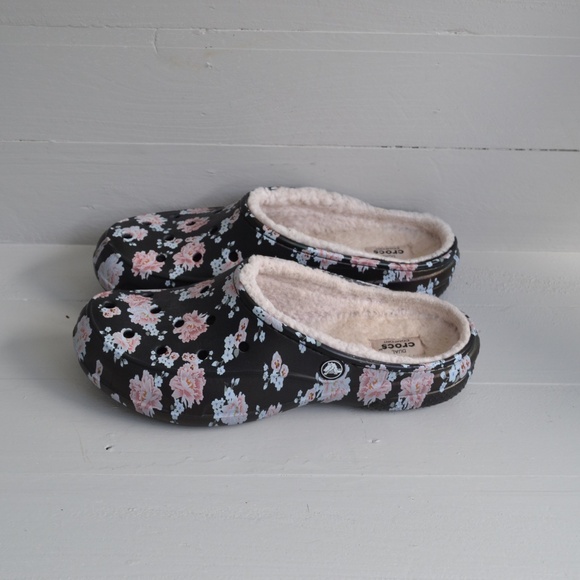 Crocs Flower Pink Black Slip On Shoes Women's 10 Fur Winter Comfort Dual Comfort - Picture 1 of 6